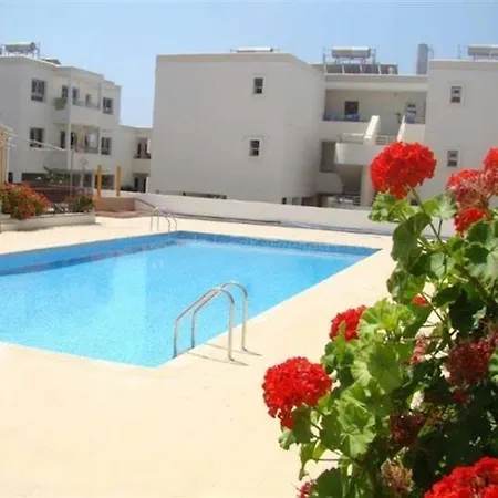 Pool View איה נאפה